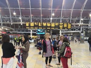 Warga Ramai-ramai Naik Kereta ke Windsor untuk Royal Wedding