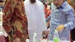 Begini Gaya Ustad Arifin Ilham Saat Bersantap Bareng Tiga Istrinya dan Para Ulama