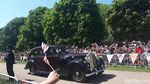 Royal Wedding Harry-Meghan Diawali Rolls-Royce Ditutup Kereta Kuda