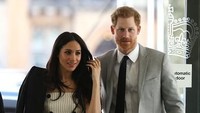 Kebiasaan Pernikahan Kerajaan Inggris untuk menggelar prosesi pernikahan di hari kerja juga tidak dilakukan oleh Pangeran Harry dan Meghan Markle. Berbeda dengan orangtuanya, Pangeran Charles dan Diana yang menggelar pernikahan di hari rabu dan sang kakak, Pangeran Willian dan Kate Middleton yang menggelar pernikahan di hari jumat. Pangeran Harry dan Meghan Markle memilih menggelar pernikahan mereka pada hari sabtu. Handout/Alexi Lubomirski via Getty Images.