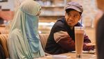 Keren! Gaya Muzammil, Qari Muda Asal Aceh Saat Ngopi hingga Makan Pasta