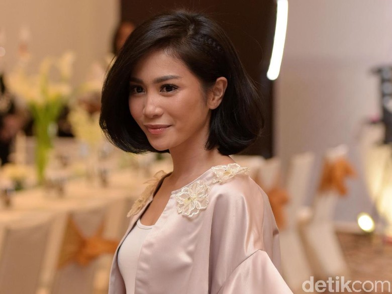 Lepas Job Jadi Artis, Bunga Zainal Fokus Bisnis dan Investasi Lepas Job Jadi Artis, Bunga Zainal Fokus Bisnis dan Investasi