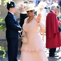 Oprah mengaku sehari hanya tidur sekitar lima jam. Ia pun tidurnya cukup larut sekitar jam dua pagi dan bangun sekitar pukul tujuh.  Foto: Getty Images