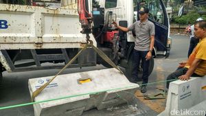 Momen Dibukanya Beton Rekayasa Lalin di Mampang