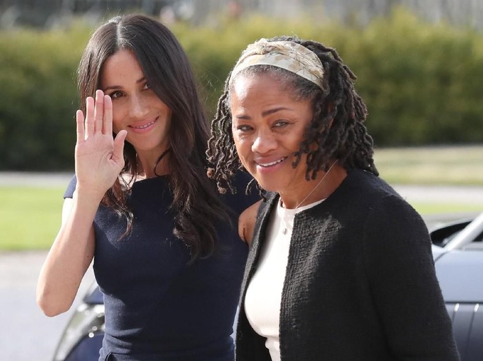 Meghan Markle BERKSHIRE, ENGLAND - MAY 18: Meghan Markle and her mother, Doria Ragland arrive at Cliveden House Hotel on the National Trusts Cliveden Estate to spend the night before her wedding to Prince Harry on May 18, 2018 in Berkshire, England. (Photo by Steve Parsons - Pool / Getty Images)