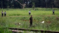 Seorang saksi mengatakan, melihat sebuah bola api besar diikuti oleh gumpalan asap yang tinggi di dekat bandara pinggiran ibukota Kuba.