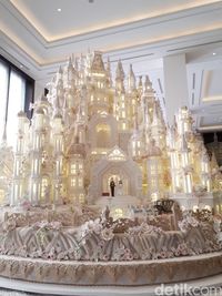 Meriahkan Royal Wedding Cakery di Indonesia Ini Bikin Cake Istana Megah 5 Meter!