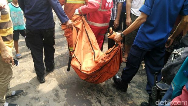 Seorang bocah tewas akibat kebakaran di rumah makan di Jalan Kemang Utara