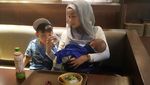 Makin Cantik Setelah Berhijab, Begini Gaya Makan Soraya Larasati