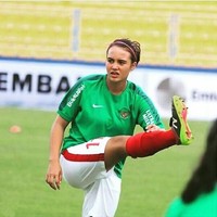 Wanita yang berposisi sebagai pemain belakang ini memang bercita-cita sejak kecil untuk menjadi pesepakbola.  Foto: Instagram/@portia.fischer