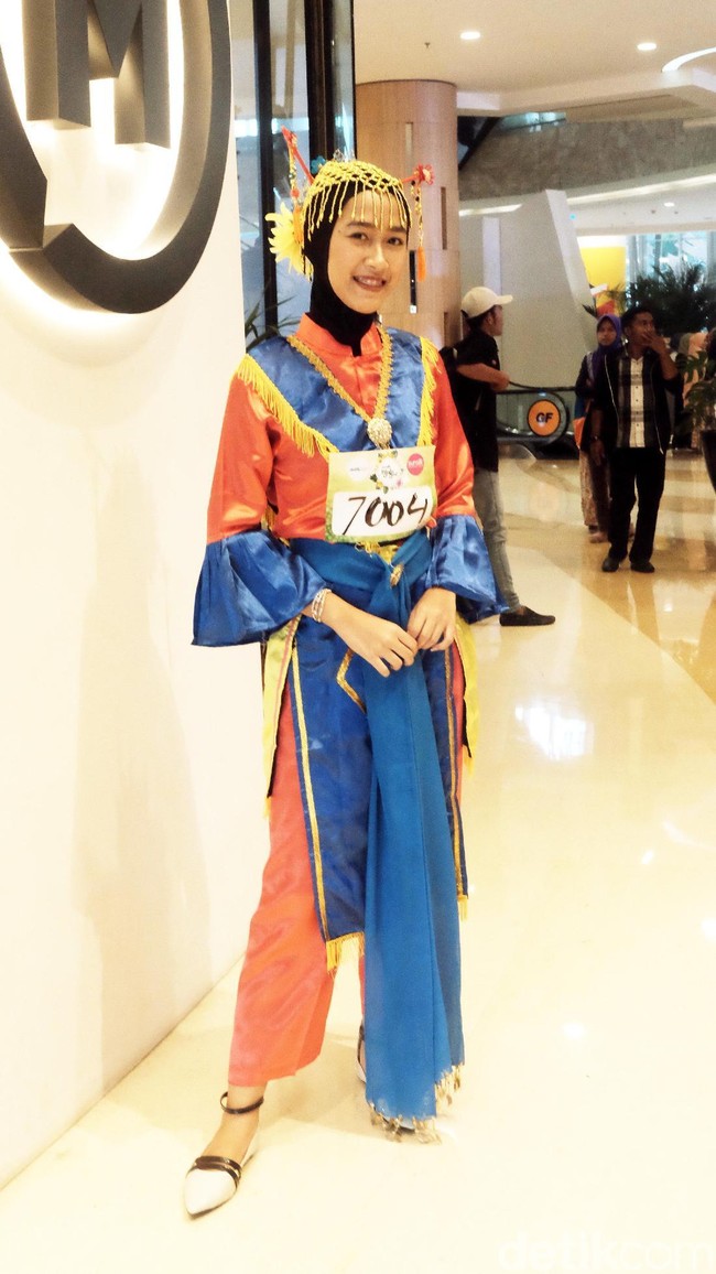 FSiswi SMA 4 Cibinong ini juga tampil dengan busana tradisional Betawi. Ia sudah rutin berlatih tari betawi di Sanggar Ayodia Pala sejak duduk di bangku Taman Kanak-Kanak. oto: Silmia Putri/Wolipop