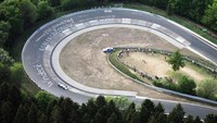 Bahkan, pabrikan Jepang seperti Honda juga berupaya untuk menaklukkan area legendaris itu.  Foto: Pool (Carbuzz)