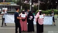 Mereka juga ikut dalam aksi dukungan terhadap Polri. (Matius Alfons/detikcom)