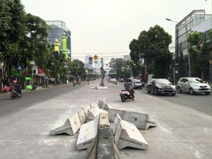 Polisi: Ada yang Provokasi Warga Bongkar Beton Separator Mampang