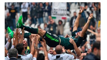Buffon mengakhiri kiprahnya selama 17 tahun di Juventus dengan gelar Scudetto. Foto: istimewa