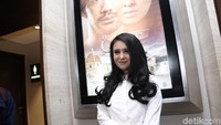 Tak hanya main film, Ayushita juga didapuk untuk mengisi soundtrack. Foto: Hanif Hawari/detikHOT