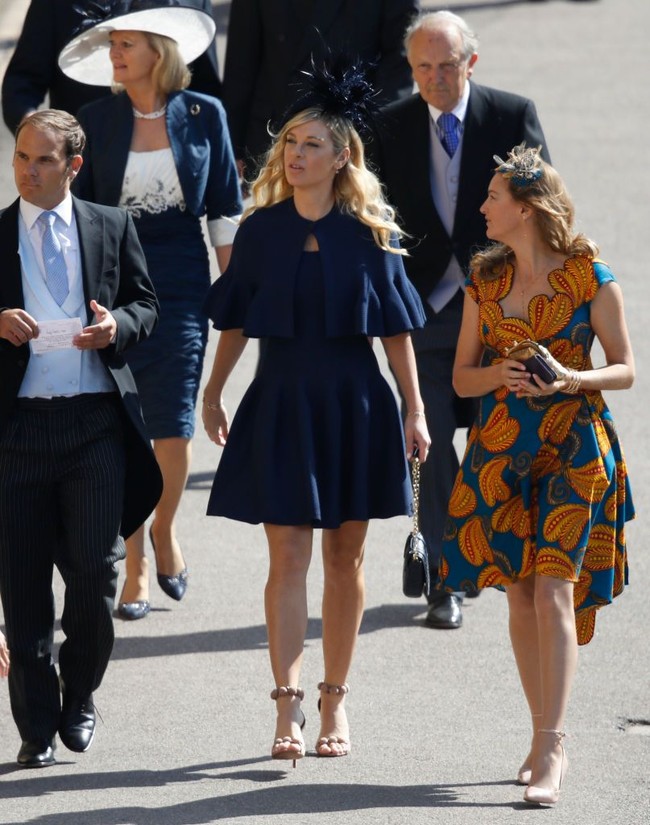 Adalah Chelsy Davy dan Cressida Bonas, dua mantan kekasih Pangeran Harry yang muncul di acara pernikahan Harry yang berlangsung di St. Georges Chapel, Kastil Windsor, Inggris, Sabtu (19/5/2018). Foto: Ian West- WPA Pool/Getty Images