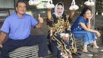 Enerjik Saat Makan Duren dan Panen Mangga, Ini Gaya Kuliner Hetty Koes Endang