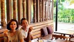 Pose Manis Wanda Hamidah, Saat Mencicipi Gudeg dan Ngeteh Bareng Teman