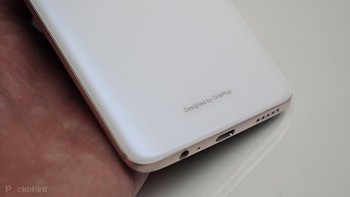 Secara umum, spesifikasinya sama saja dengan warna yang lain. Foto: Pocket Lint
