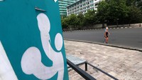 Dua orang warga menikmati CFD untuk berolahraga.