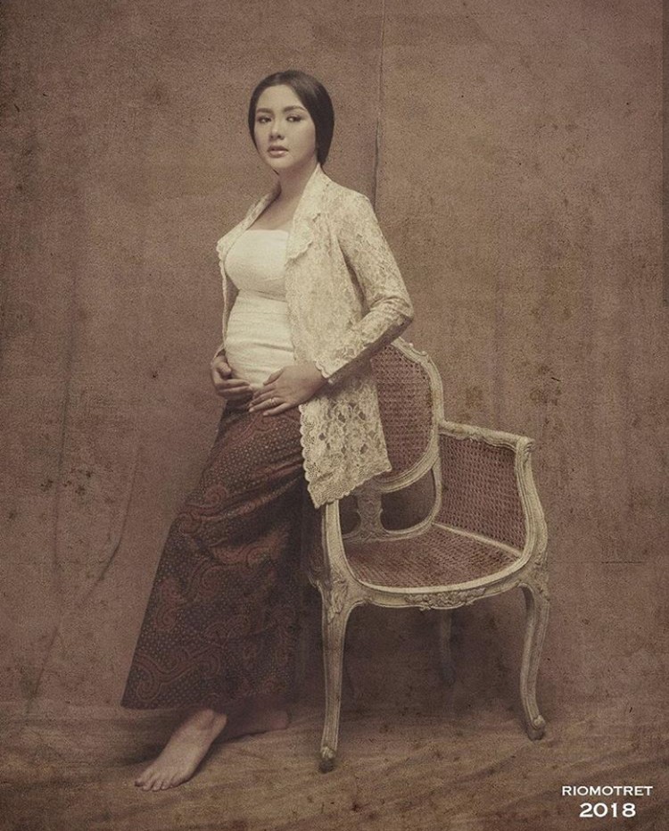 Hamil 7 Bulan, Vicky Shu Kian Cantik Mempesona