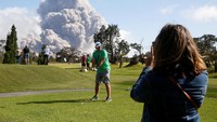 Padahal, Badan Pertahanan Sipil Hawaii berkali-kali mendesak warga untuk segera mengungsi.  (Foto: Dok. REUTERS/Terray Sylvester)