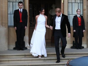 Meghan Markle Pakai Gaun Pengantin Stella McCartney di Resepsi Pernikahan