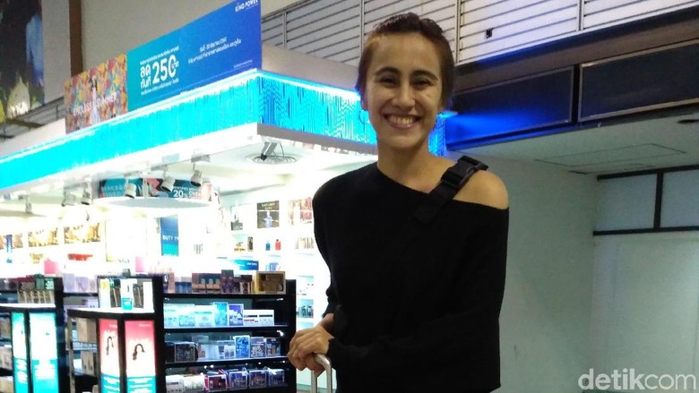 Bellaetrix Manuputty di Bangkok: Jalan-Jalan Sekaligus Nonton Piala Thomas-Uber