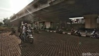 Selama ramadan, masjid tersebut menjadi lokasi untuk ngabuburit.