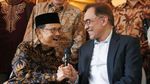 Potret Kemesraan BJ Habibie dan Anwar Ibrahim