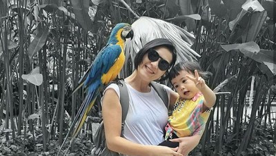 Foto-foto Keren Jennifer Arnelita dan si Buah Hati