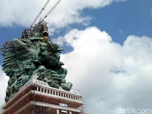 Mahkota Terpasang, Gubernur Bali Menangis saat Pasupati GWK