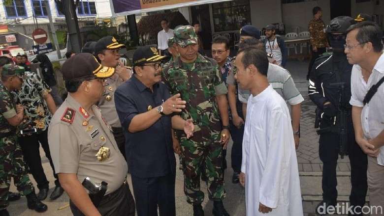 Sepekan Pascabom, Gubernur Jatim Pastikan Ibadah di Gereja Aman Sepekan Pascabom, Gubernur Jatim Pastikan Ibadah di Gereja Aman