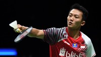Ihsan Maulana Mustofa memetik kemenangan mudah untuk menyumbangkan angka ketiga bagi Indonesia di fase grup Piala Thomas 2018. Dia mengalahkan Antonio Li dengan skor 21-16, 21-8. Antara Foto/Puspa Perwitasari.