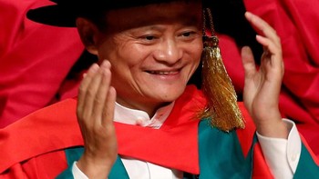 Jack Ma dulu kuliah di Hangzhou Normal University dan lulus pada tahun 1988. Foto: Reuters