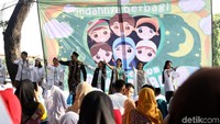 Buka puasa bersama itu bertema Indahnya Berbagi.