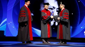 Pada awal Mei lalu, Jack Ma mendapat gelar kehormatan doktor honoris causa dari Tel Aviv University di Israel. Foto: Reuters