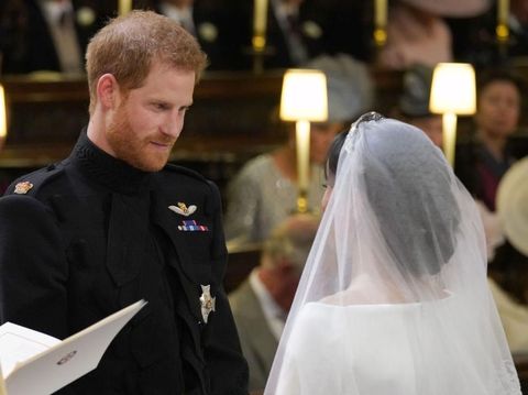Pangeran Harry Saat Melihat Meghan Markle Pertamakalinya di altar gereja di Kastil Windsor, Inggris.