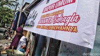 Menu buka puasa ini disiapkan untuk warga di kawasan Warakas.
