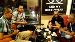 Mengintip 10 Gaya Ustaz Gaul, Hanan Attaki yang Suka Ngopi