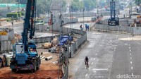 Sepanjang Jalan Sudirman-Thamrin lengang. Padahal biasanya di lokasi tersebut ramai oleh warga.