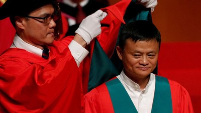 Mengintip Jack Ma Dua Kali Diwisuda dalam Sebulan