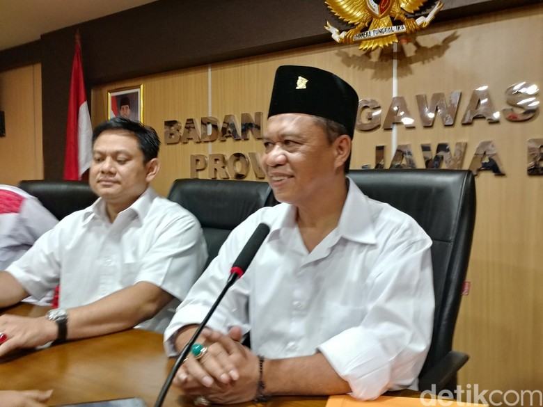 Sambangi Bawaslu, Anton Klarifikasi Soal Penyebutan Nama Jokowi Sambangi Bawaslu, Anton Klarifikasi Soal Penyebutan Nama Jokowi