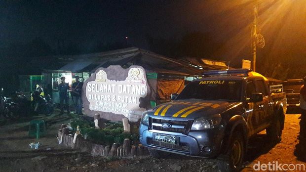 Diangkut 5 Bus, Tahanan Teroris Tiba di Lapas Gunungsindur
