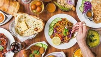 Di Melbourne, traveler bisa mencoba makanan India dan Malaysia di Zam Zam Restaurant, Lonsdale Street. Ada juga Little Ipoh yang menyajikan makanan khas Asia seperti hidangan Malaysia, Singapura, Thailand dan Indonesia (Zam Zam Restaurant Melbourne)
