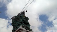 Butuh waktu lama untuk membangun patung Garuda Wisnu Kencana (GWK) di Jimbaran, Badung, Bali. Setelah 28 tahun menanti, patung GWK segera jadi. (Foto: Nandhang Astika/detikcom)