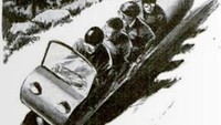 The Road Toboggan dioperasikan empat sampai enam orang. Kereta luncur itu didukung oleh mesin sepeda motor. Teknologi ini ada di tahun 1936.  Istimewa/Cracked.