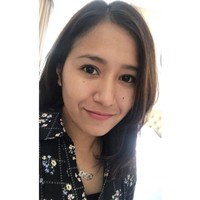 Senyuman manis dan menawan Sisil. Foto: Instagram @orasisilia