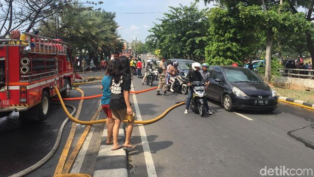 kebakaran di Pondok Bambu, Jakarta Timur, Senin (21/5/2018)